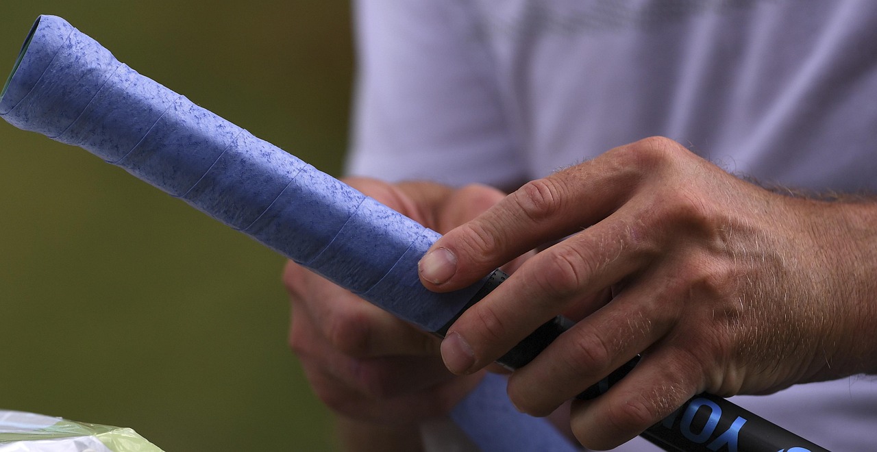 How to Choose the Perfect Tennis Racket Grip Size