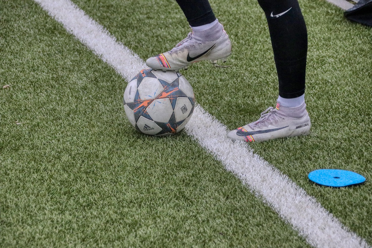 How to Juggle a Soccer Ball​